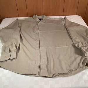 Men’s dress shirt size medium by city streets